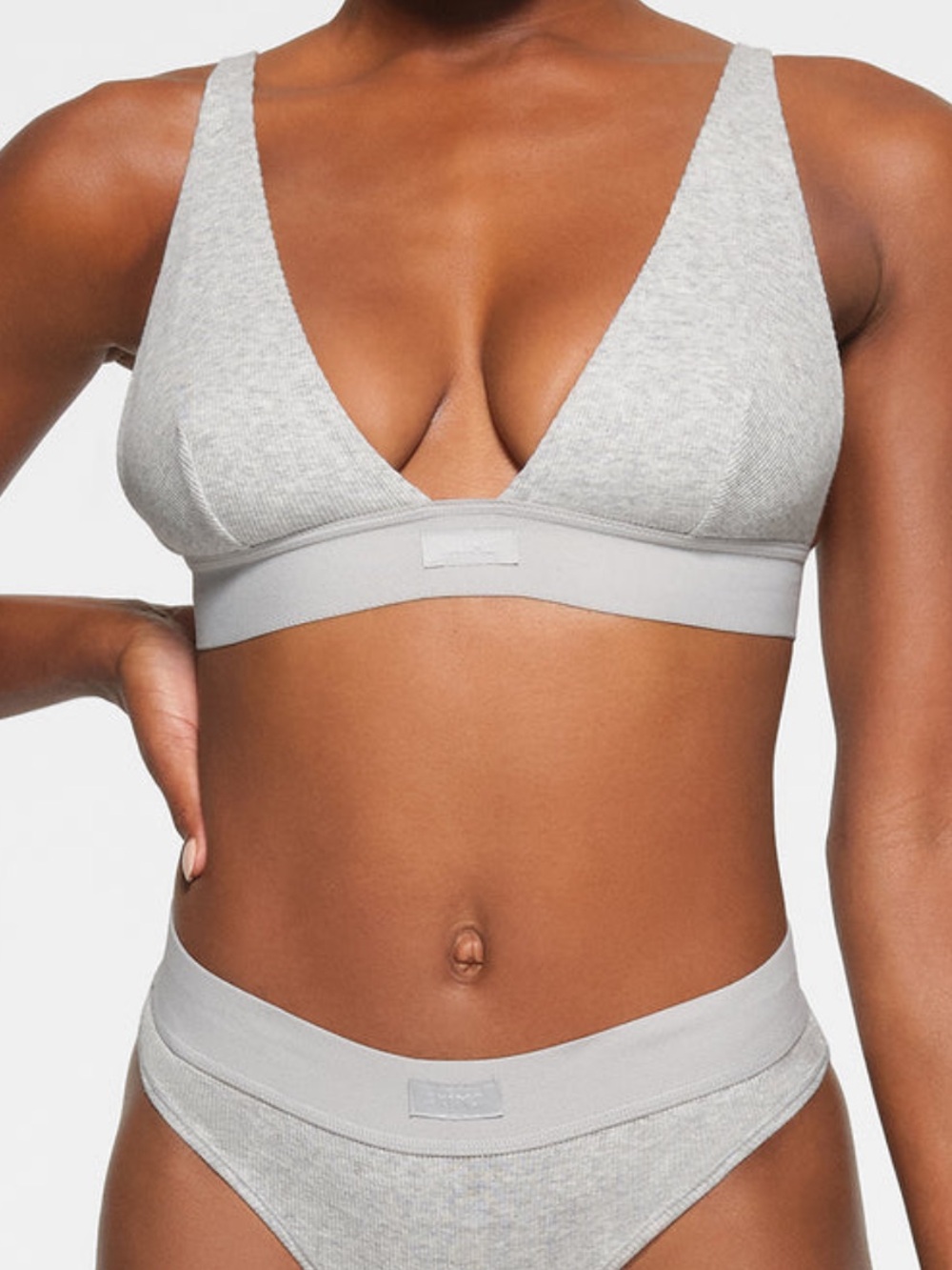 SKIMS Cotton Rib Plunge Bralette - Picture 2 of 9